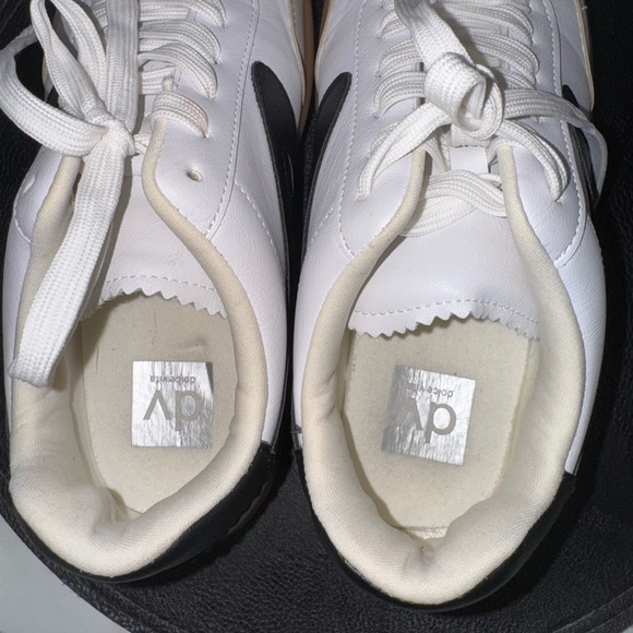 DV by Dolce Vita White and Tan Women's Sneakers size 7.5 - Picture 9 of 16